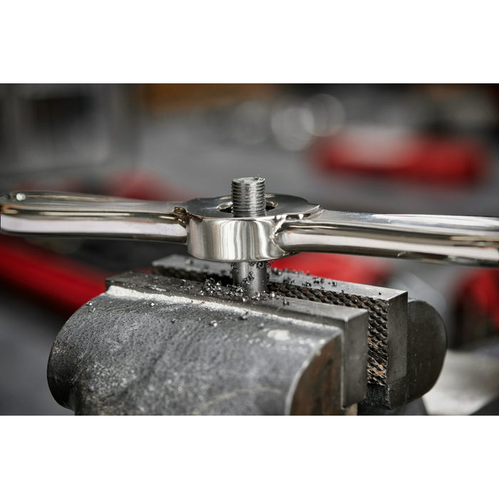 Milwaukee Hex-LOK™ 2-in-1 Tap and Die Threading Handle & Tap Collet