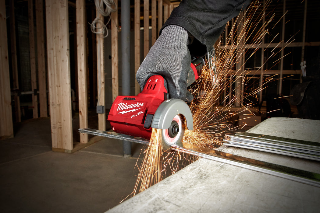 Milwaukee M12 FUEL™ 3 in. Compact Cut Off Tool Kit