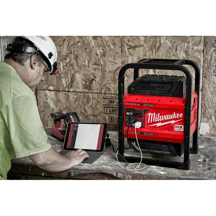 Milwaukee Tool Tools Milwaukee MX FUEL™ CARRY-ON™ 3600W/1800W Power Supply